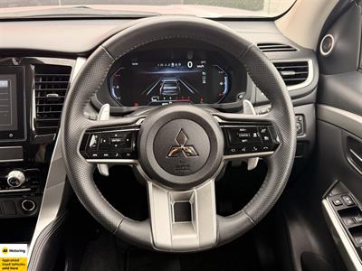 2024 Mitsubishi Pajero Sport - Thumbnail