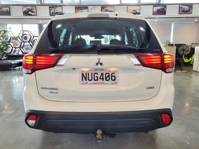 2021 Mitsubishi Outlander - Thumbnail