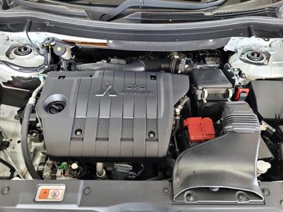 2021 Mitsubishi Outlander - Thumbnail