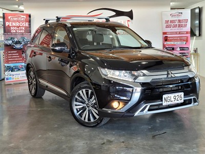 2021 Mitsubishi Outlander - Thumbnail