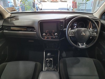 2021 Mitsubishi Outlander - Thumbnail