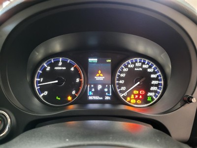 2021 Mitsubishi Outlander - Thumbnail