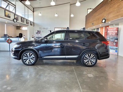 2021 Mitsubishi Outlander - Thumbnail