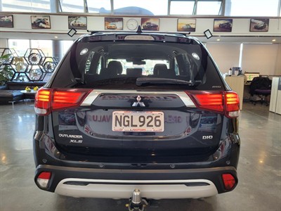 2021 Mitsubishi Outlander - Thumbnail
