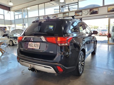 2021 Mitsubishi Outlander - Thumbnail