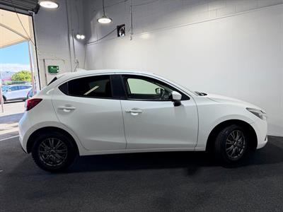 2017 Mazda Demio - Thumbnail