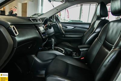 2014 Nissan X-Trail - Thumbnail