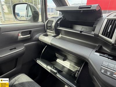 2013 Honda Step Wagon - Thumbnail