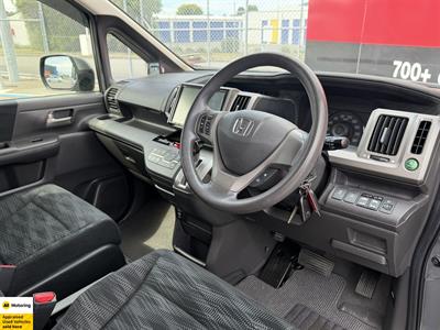 2013 Honda Step Wagon - Thumbnail