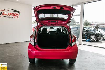 2017 Toyota Aqua - Thumbnail