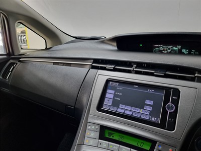 2013 Toyota Prius - Thumbnail