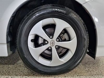 2013 Toyota Prius - Thumbnail