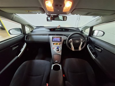 2013 Toyota Prius - Thumbnail