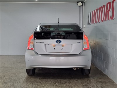 2013 Toyota Prius - Thumbnail