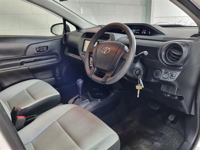 2019 Toyota Aqua - Thumbnail
