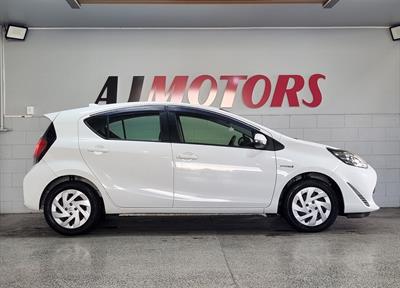 2019 Toyota Aqua - Thumbnail