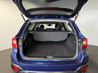 2016 Subaru Legacy - Thumbnail