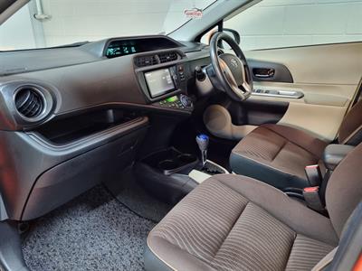 2013 Toyota Aqua - Thumbnail