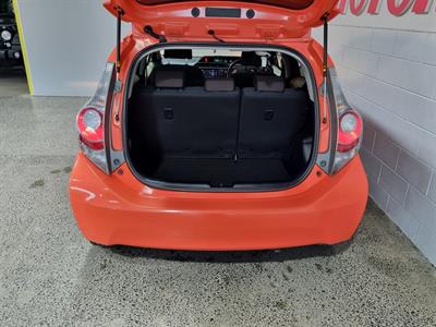 2013 Toyota Aqua - Thumbnail