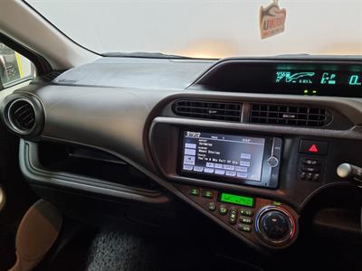 2013 Toyota Aqua - Thumbnail