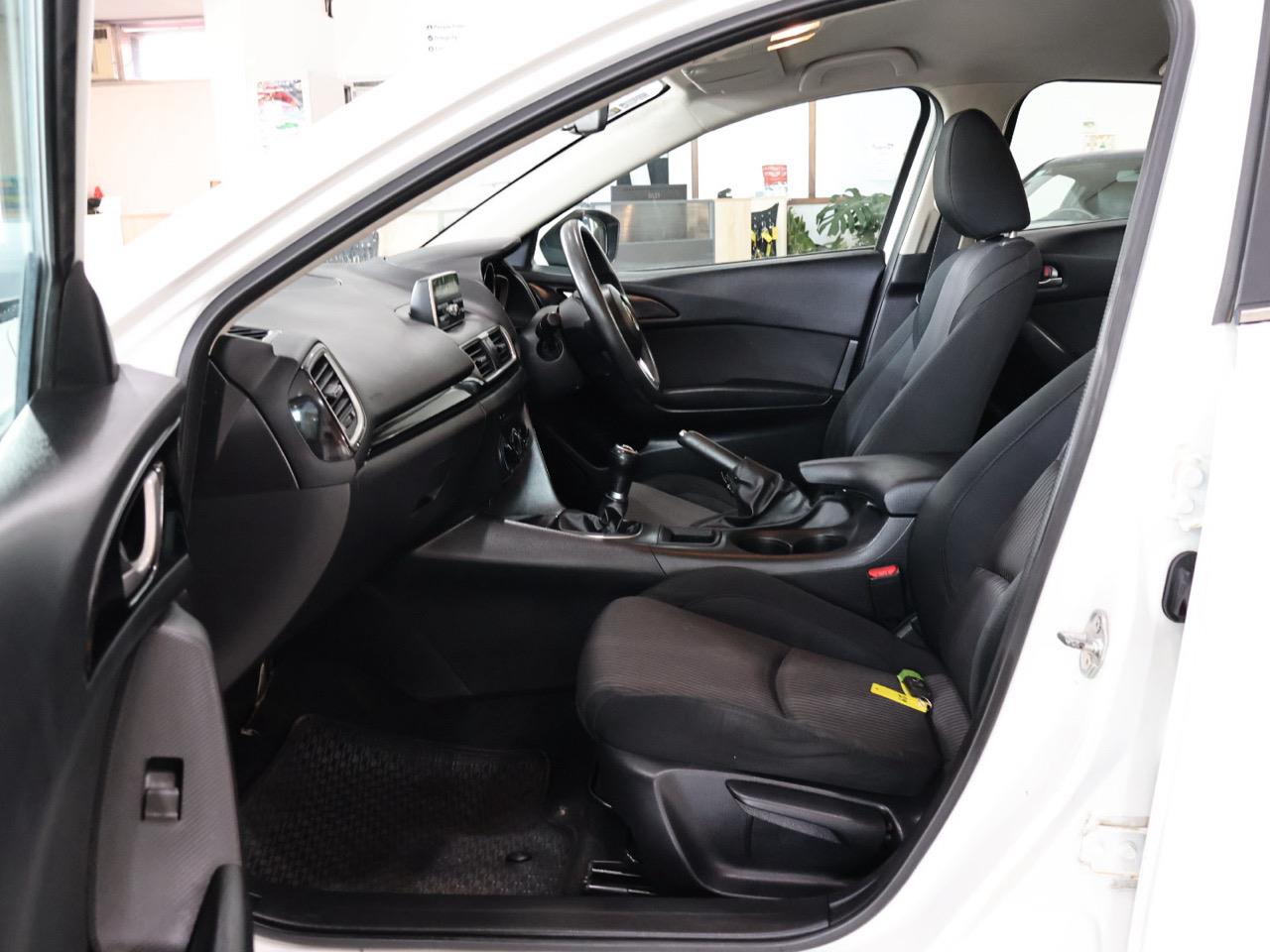 2015 Mazda Axela
