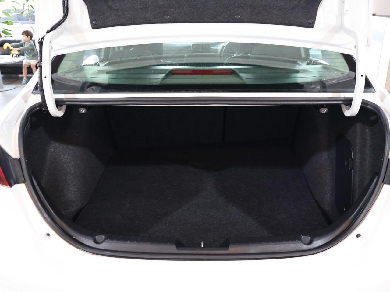 2015 Mazda Axela