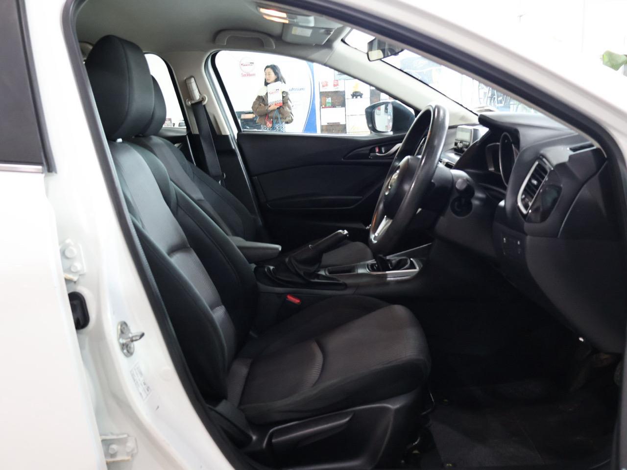 2015 Mazda Axela
