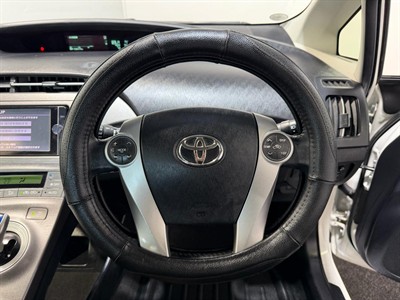 2014 Toyota Prius - Thumbnail