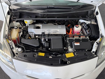 2014 Toyota Prius - Thumbnail