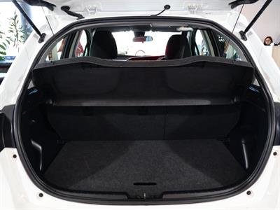2018 Toyota Yaris - Thumbnail