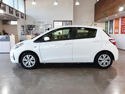 2018 Toyota Yaris - Thumbnail