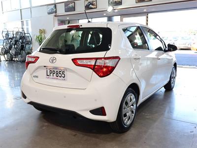 2018 Toyota Yaris - Thumbnail