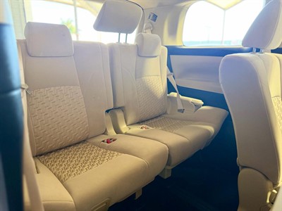 2017 Toyota Vellfire - Thumbnail