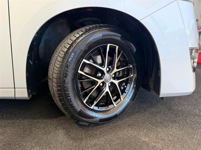 2017 Toyota Vellfire - Thumbnail