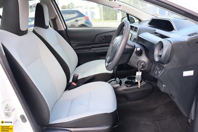 2018 Toyota Aqua - Thumbnail