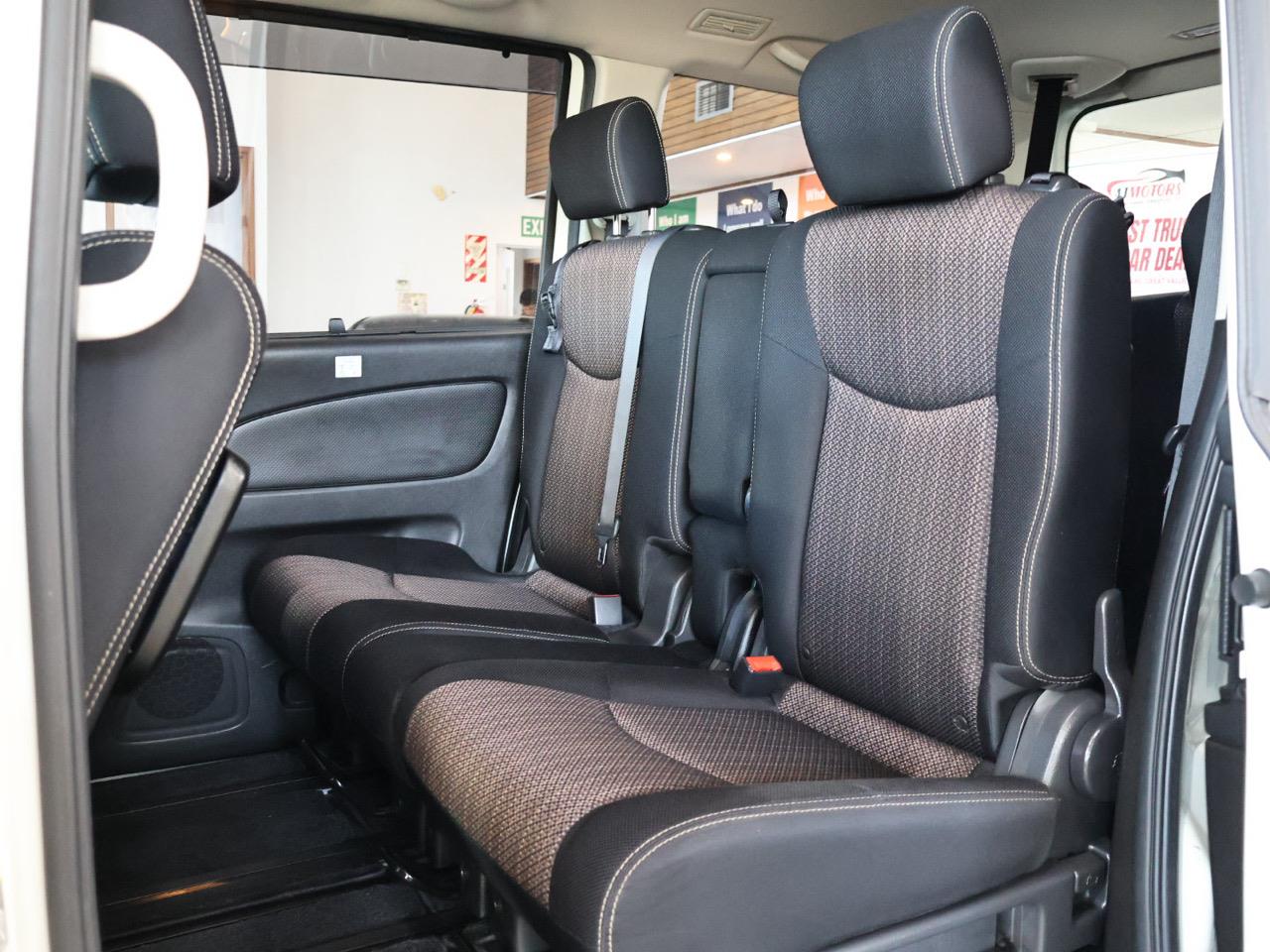 2015 Nissan Serena