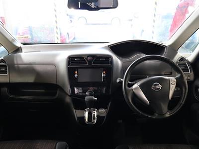2015 Nissan Serena - Thumbnail
