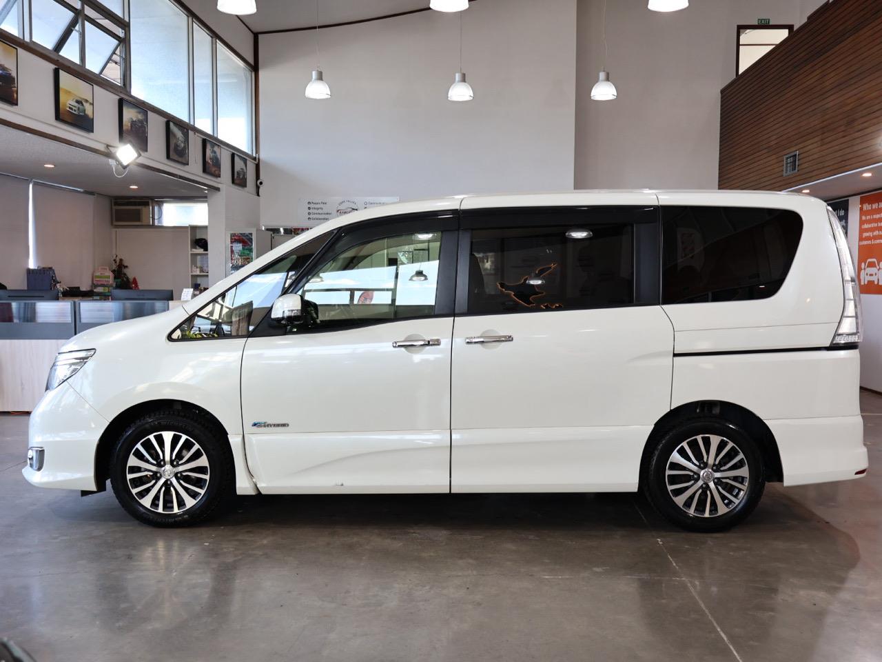 2015 Nissan Serena