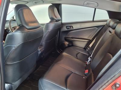 2016 Toyota Prius - Thumbnail