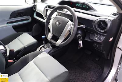 2012 Toyota Aqua - Thumbnail