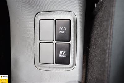 2012 Toyota Aqua - Thumbnail