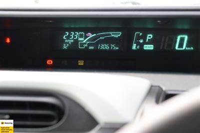 2012 Toyota Aqua - Thumbnail