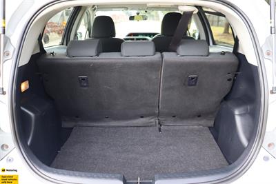 2012 Toyota Aqua - Thumbnail