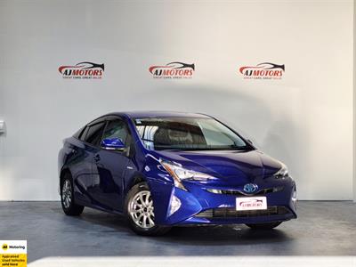 2016 Toyota Prius - Thumbnail