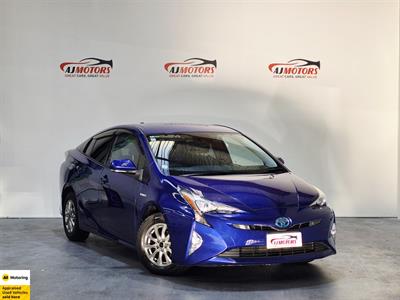 2016 Toyota Prius - Thumbnail