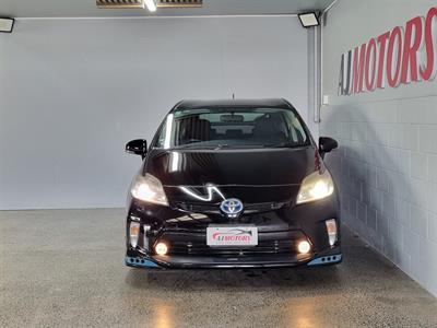 2012 Toyota Prius - Thumbnail
