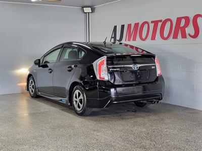 2012 Toyota Prius - Thumbnail