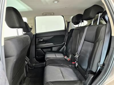 2022 Mitsubishi Outlander - Thumbnail