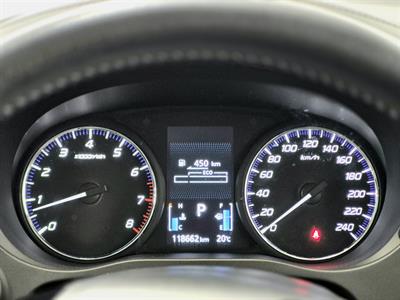 2022 Mitsubishi Outlander - Thumbnail