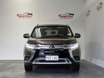 2022 Mitsubishi Outlander - Thumbnail